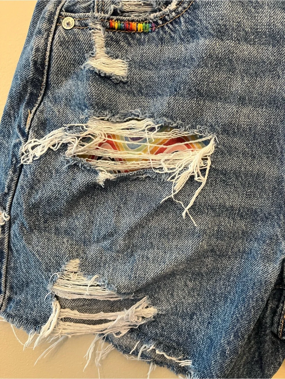 American Eagle Highest Rise Baggy Short Pride Edition Women's Size 4 Rainbow